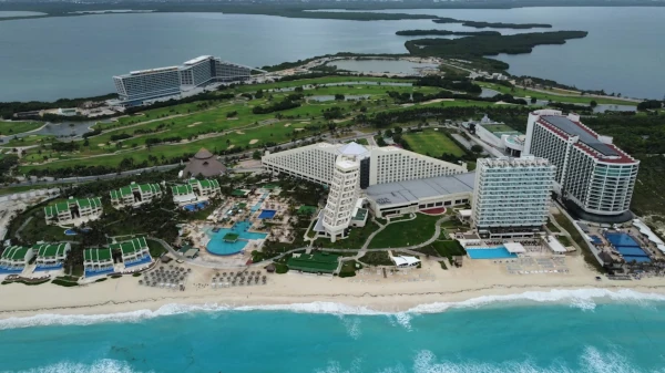 Private hotel-to-hotel transportation in Cancun and Riviera Maya with air-conditioned vehicles for up to 10 passengers.