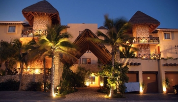 Pueblo Escondido Puerto Aventuras